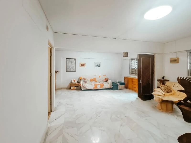 105 Bedok North Avenue 4, 105 Bedok North Avenue 4, 2 Bedrooms, 882 sqft, HDB Flat For Sale, by OHMYHOME PTE LTD, 500132727 - Living Room - PropertyGuru.com.sg