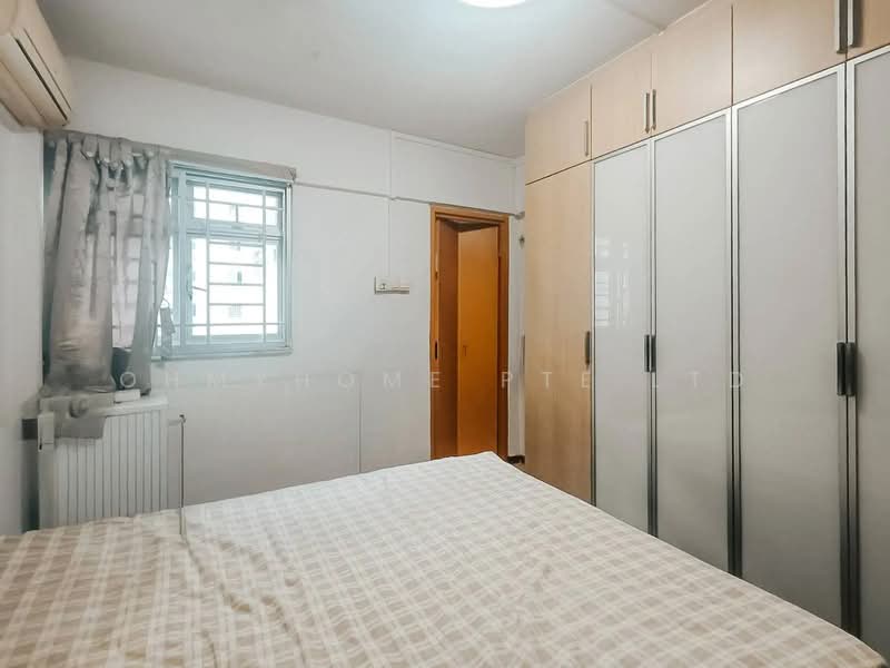 105 Bedok North Avenue 4, 105 Bedok North Avenue 4, 2 Bedrooms, 882 sqft, HDB Flat For Sale, by OHMYHOME PTE LTD, 500132727 - Bedroom - PropertyGuru.com.sg