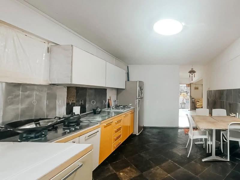 105 Bedok North Avenue 4, 105 Bedok North Avenue 4, 2 Bedrooms, 882 sqft, HDB Flat For Sale, by OHMYHOME PTE LTD, 500132727 - Kitchen - PropertyGuru.com.sg