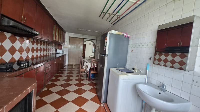 547 Bedok North Street 3, 547 Bedok North Street 3, 3 Bedrooms, 990 sqft, HDB Flat For Sale, by A R Selva (Arul), 500132738 - Kitchen - PropertyGuru.com.sg