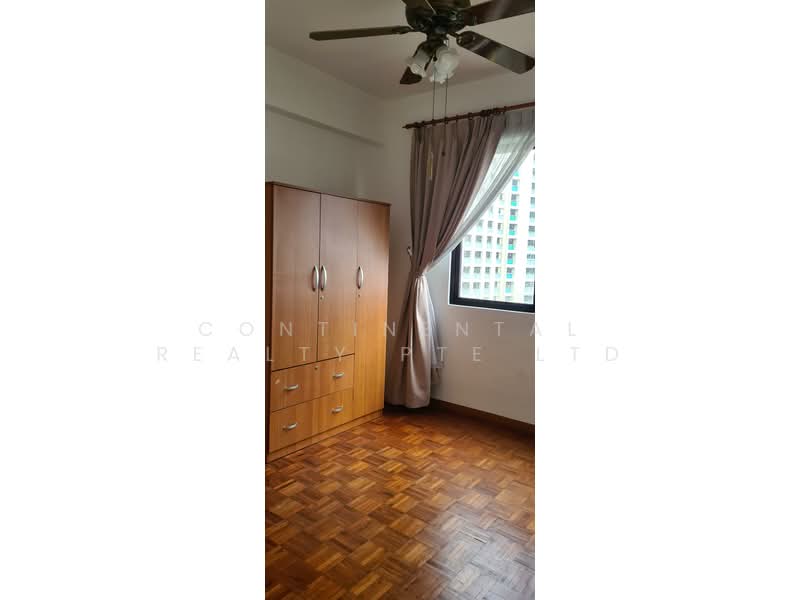 Central Green, 1 Jalan Membina, 3 Bedrooms, 1,292 sqft, Condominium For Rent, by CONTINENTAL REALTY PTE LTD, 500132752 - Bedroom - PropertyGuru.com.sg