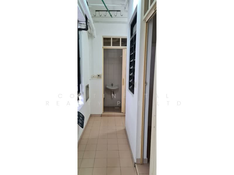 Central Green, 1 Jalan Membina, 3 Bedrooms, 1,292 sqft, Condominium For Rent, by CONTINENTAL REALTY PTE LTD, 500132752 - Corridor - PropertyGuru.com.sg