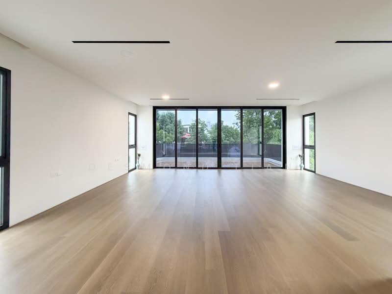 Brand new Grove Drive Deatched, Grove Drive | Mount Sinai | Holland Park | Sixth Avenue | Coronation Road, 5 Bedrooms, 12,110 sqft, Detached House For Sale, by Desmond Lian, 500132757 - Living Room - PropertyGuru.com.sg