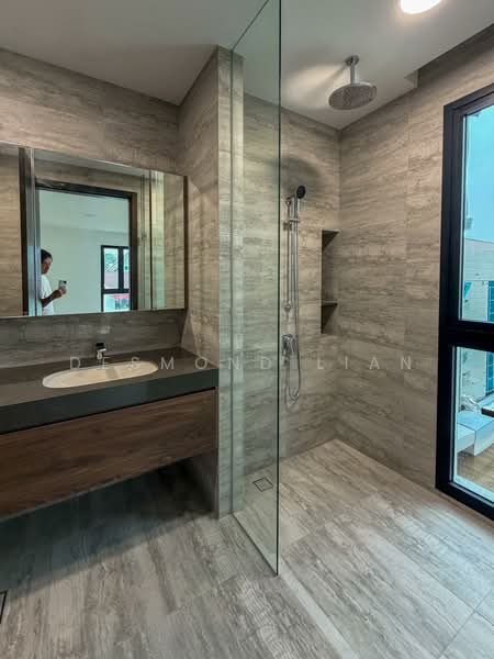 Brand new Grove Drive Deatched, Grove Drive | Mount Sinai | Holland Park | Sixth Avenue | Coronation Road, 5 Bedrooms, 12,110 sqft, Detached House For Sale, by Desmond Lian, 500132757 - Bathroom - PropertyGuru.com.sg