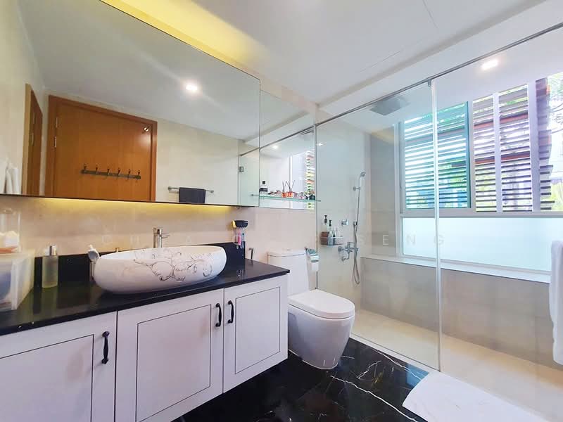 Cabana, 145A Sunrise Terrace, 5 Bedrooms, 2,917 sqft, Cluster House For Sale, by Chua Chee Seng, 500132761 - Bathroom - PropertyGuru.com.sg