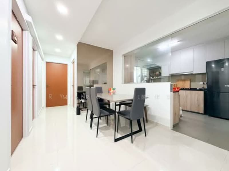 182B Woodlands Street 13, , 4 Bedrooms, 1,290 sqft, HDB Flat For Sale, by Marcus Lee, 500132766 - Corridor - PropertyGuru.com.sg