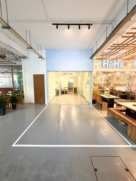 D’Arena Shop (511 Upper Jurong Road), 511 Upper Jurong Road, 422 sqft, Food & Beverage For Rent, by Calvin Choh, 500132775 - Entrance - CommercialGuru.com.sg