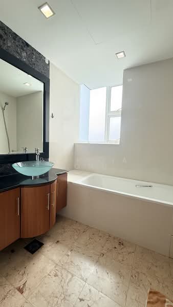 Emery Point, 18 Ipoh Lane, 3 Bedrooms, 1,302 sqft, Apartment For Sale, by Patricia Wong, 500132780 - Bathroom - PropertyGuru.com.sg