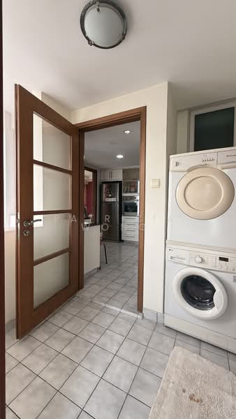 Emery Point, 18 Ipoh Lane, 3 Bedrooms, 1,302 sqft, Apartment For Sale, by Patricia Wong, 500132780 - Kitchen - PropertyGuru.com.sg