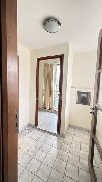 Emery Point, 18 Ipoh Lane, 3 Bedrooms, 1,302 sqft, Apartment For Sale, by Patricia Wong, 500132780 - Entrance - PropertyGuru.com.sg