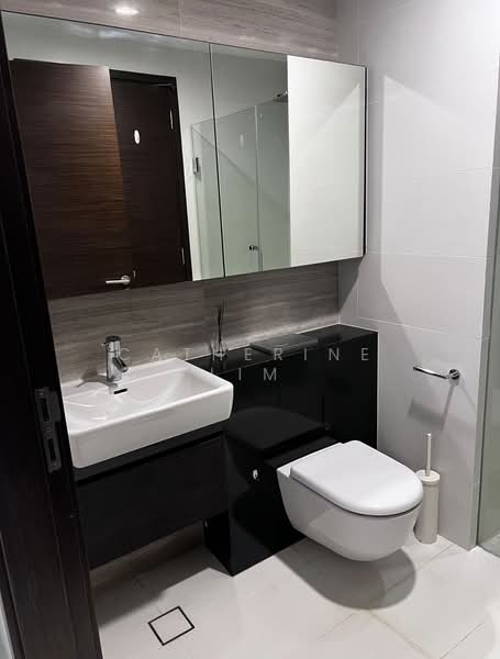 Eon Shenton, 70 Shenton Way, 2 Bedrooms, 538 sqft, Condominium For Sale, by Catherine Lim, 500132781 - Bathroom - PropertyGuru.com.sg