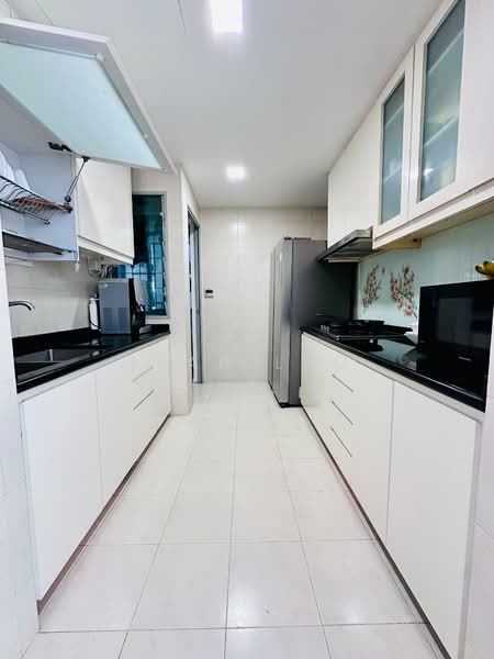 Whitewater, 21 Pasir Ris Street 72, 3 Bedrooms, 1,130 sqft, Executive Condominium For Sale, by Ivan Lam, 500132784 - Kitchen - PropertyGuru.com.sg