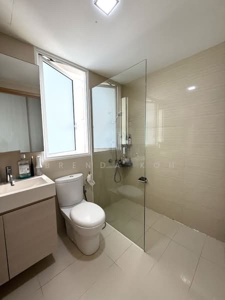 The Tampines Trilliant, 13 Tampines  Central 7, 3 Bedrooms, 1,001 sqft, Executive Condominium For Sale, by Brenda Koh, 500132792 - Master Bathroom - PropertyGuru.com.sg
