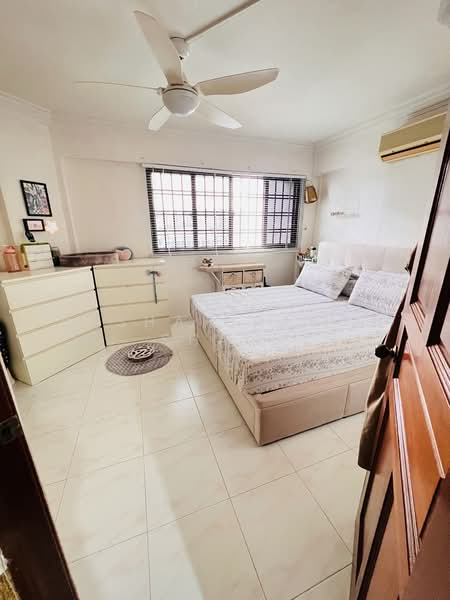 298 Tampines Street 22, 298 Tampines Street 22, 3 Bedrooms, 1,378 sqft, HDB Flat For Sale, by Shahirah Shaik, 500132793 - Bedroom - PropertyGuru.com.sg