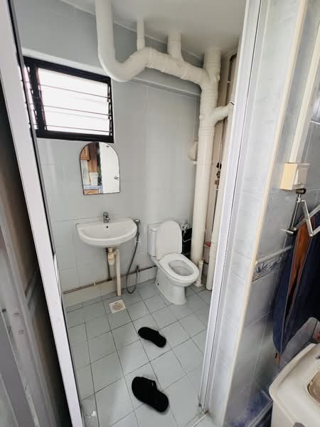 298 Tampines Street 22, 298 Tampines Street 22, 3 Bedrooms, 1,378 sqft, HDB Flat For Sale, by Shahirah Shaik, 500132793 - Bathroom - PropertyGuru.com.sg