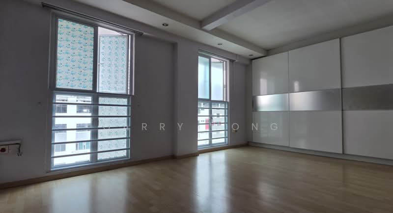 102 Henderson Crescent, 102 Henderson Crescent, 2 Bedrooms, 860 sqft, HDB Flat For Rent, by Garry Wong, 500132800 - Huge Master bedroom - PropertyGuru.com.sg