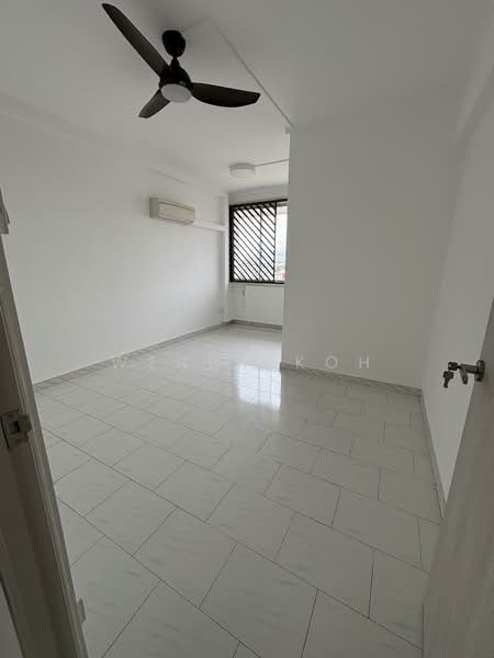 4 Toh Yi Drive, 4 Toh Yi Drive, 4 Bedrooms, 1,313 sqft, HDB Flat For Rent, by Wendy Koh, 500132808 - Master bedroom with en-suite  - PropertyGuru.com.sg