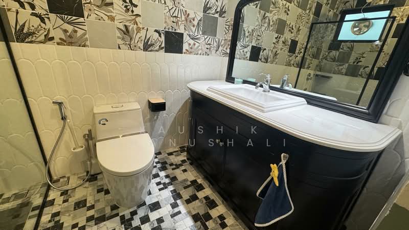 Boon Court, 155 - 155B Still Road, 4 Bedrooms, 1,496 sqft, Walk-up Apartment For Rent, by Kaushik Bhanushali, 500132810 - Bathroom - PropertyGuru.com.sg