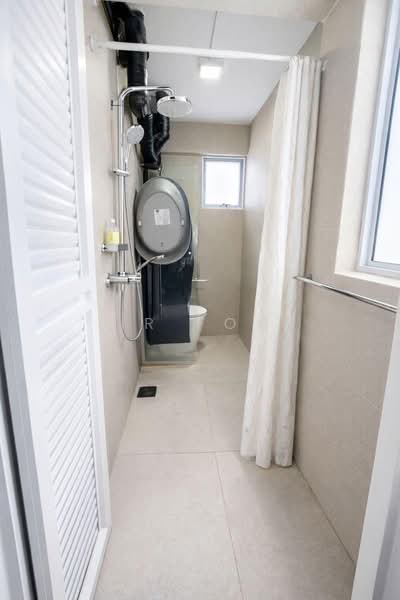 460 Tampines Street 42, 460 Tampines Street 42, 3 Bedrooms, 1,076 sqft, HDB Flat For Rent, by JR Foo, 500132815 - Bathroom - PropertyGuru.com.sg