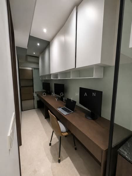 Royalgreen, 2 Anamalai Avenue, 2 Bedrooms, 721 sqft, Condominium For Rent, by Wong Han Yee, 500132838 - Study - PropertyGuru.com.sg