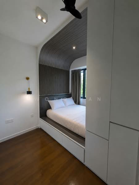 Royalgreen, 2 Anamalai Avenue, 2 Bedrooms, 721 sqft, Condominium For Rent, by Wong Han Yee, 500132838 - Bedroom - PropertyGuru.com.sg
