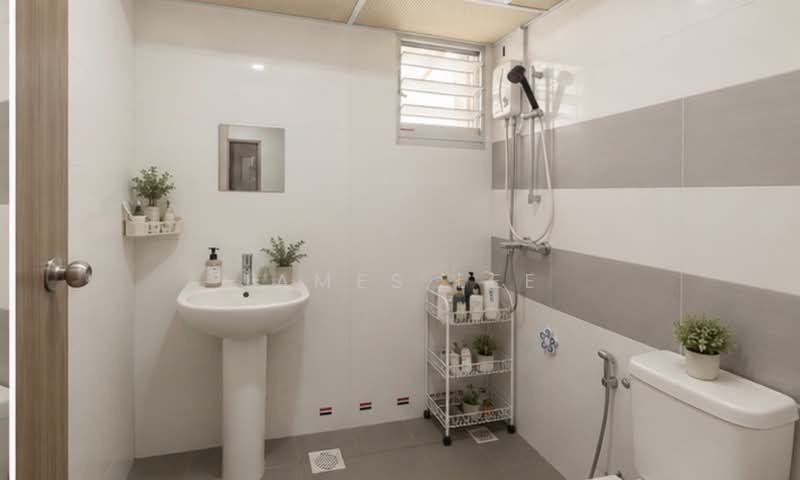 429B Bedok North Woods, 429B Bedok North Road, 3 Bedrooms, 743 sqft, HDB Flat For Sale, by James Lee, 500132839 - Bathroom - PropertyGuru.com.sg