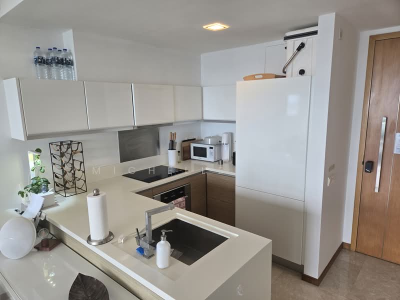 Marina Bay Residences, 18 Marina Boulevard, 1 Bedroom, 710 sqft, Condominium For Rent, by Michelle Poh, 500132846 - Kitchen - PropertyGuru.com.sg