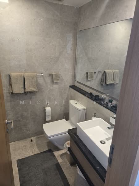Marina Bay Residences, 18 Marina Boulevard, 1 Bedroom, 710 sqft, Condominium For Rent, by Michelle Poh, 500132846 - Bathroom - PropertyGuru.com.sg