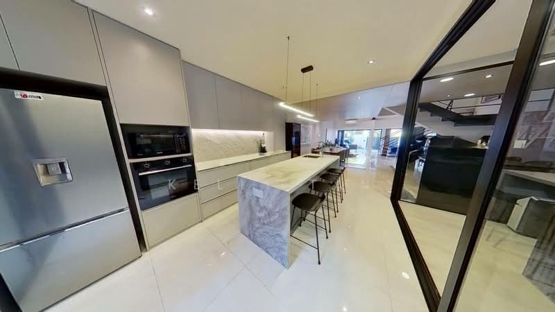 1km MGS | Fully Renovated Terrace | Near KAP MRT, , 4 Bedrooms, 2,500 sqft, Terraced House For Sale, by Kelly Tan, 500132857 - Kitchen - PropertyGuru.com.sg