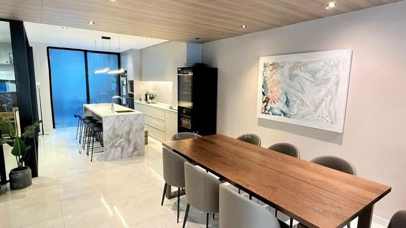1km MGS | Fully Renovated Terrace | Near KAP MRT, , 4 Bedrooms, 2,500 sqft, Terraced House For Sale, by Kelly Tan, 500132857 - Kitchen - PropertyGuru.com.sg
