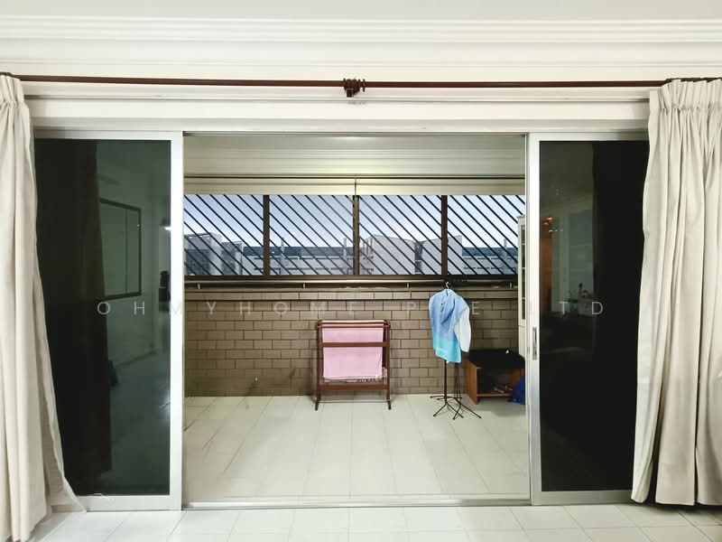 898A Tampines Street 81, 898A Tampines Street 81, 3 Bedrooms, 1,367 sqft, HDB Flat For Sale, by OHMYHOME PTE LTD, 500132865 - Balcony - PropertyGuru.com.sg