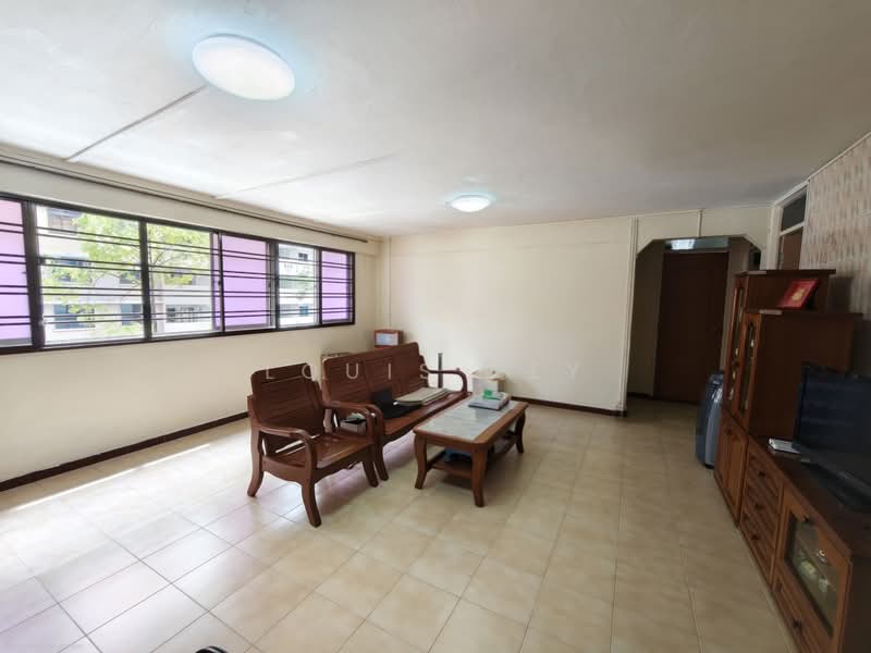 617 Hougang Avenue 8, 617 Hougang Avenue 8, 3 Bedrooms, 1,119 sqft, HDB Flat For Sale, by Louis Tey, 500132870 - Living Room - PropertyGuru.com.sg