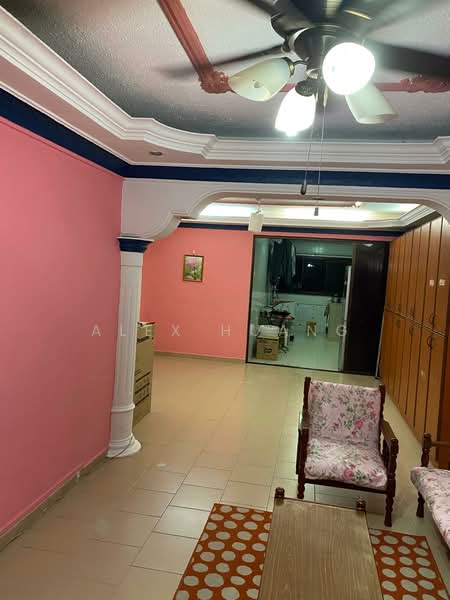 154 Hougang Street 11, 154 Hougang Street 11, 3 Bedrooms, 1,000 sqft, HDB Flat For Sale, by Alex Huang, 500132876 - Living Room - PropertyGuru.com.sg