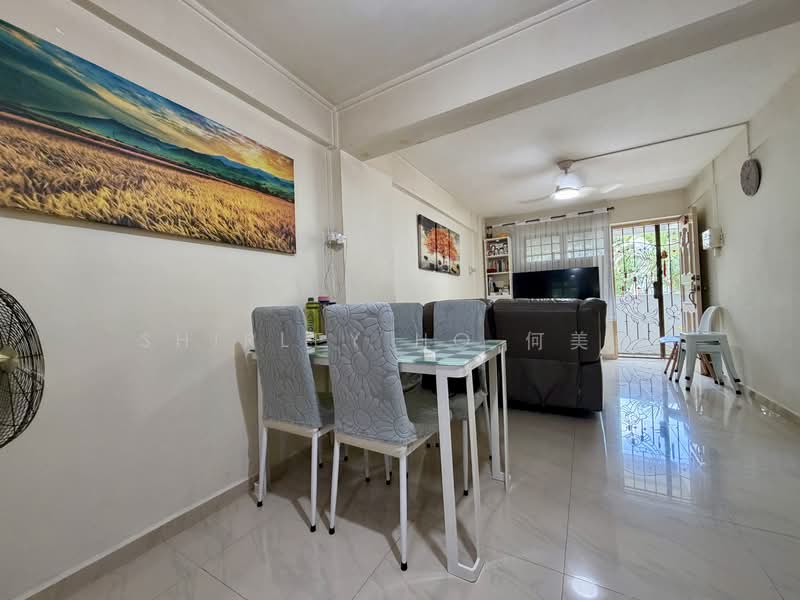 65 Kallang Bahru, 65 Kallang Bahru, 2 Bedrooms, 699 sqft, HDB Flat For Sale, by Shirley Ho 何美妮, 500132883 - Living Room - PropertyGuru.com.sg