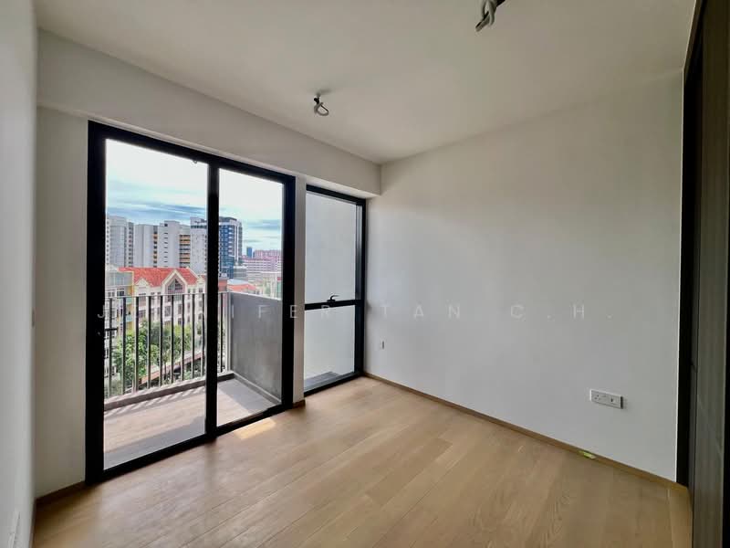 Piccadilly Grand, Northumberland Road, 3 Bedrooms, 1,076 sqft, Condominium For Sale, by Jennifer Tan C.H., 500132890 - Balcony - PropertyGuru.com.sg
