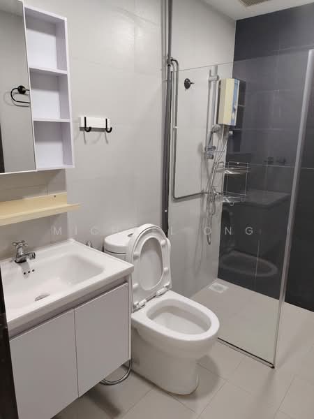 Cambridge Village, 2a Cambridge Road, 2 Bedrooms, 590 sqft, Apartment For Rent, by Michael Ong, 500132891 - Bathroom - PropertyGuru.com.sg