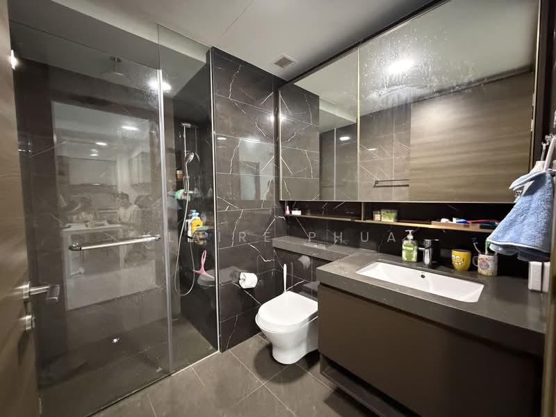 The Florence Residences, 99 Hougang Avenue 2, 2 Bedrooms, 635 sqft, Condominium For Sale, by Klaire Phua, 500132895 - Bathroom - PropertyGuru.com.sg