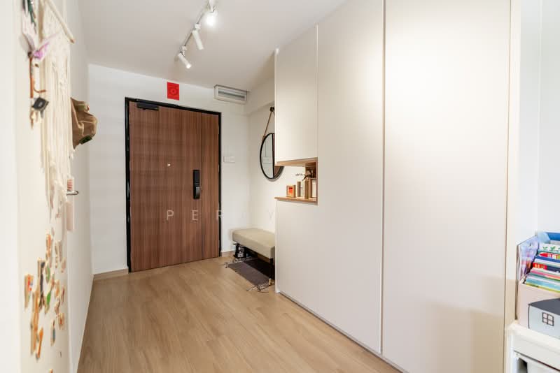 142 Lorong 2 Toa Payoh, 142 Lorong 2 Toa Payoh, 3 Bedrooms, 1,238 sqft, HDB Flat For Sale, by Perry Koh, 500132900 - Entrance - PropertyGuru.com.sg