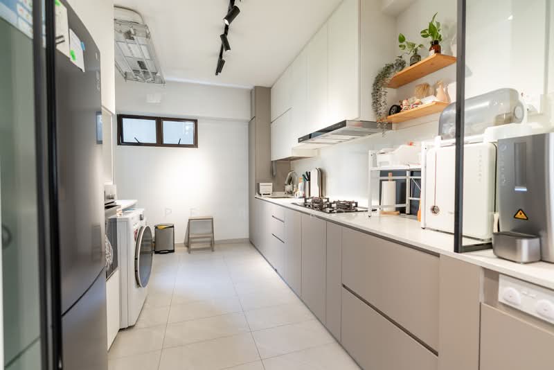 142 Lorong 2 Toa Payoh, 142 Lorong 2 Toa Payoh, 3 Bedrooms, 1,238 sqft, HDB Flat For Sale, by Perry Koh, 500132900 - Kitchen - PropertyGuru.com.sg