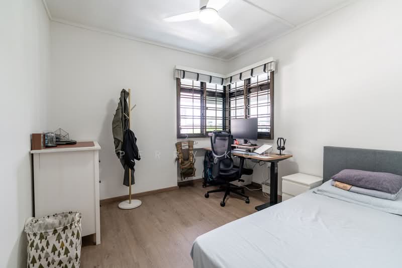 142 Lorong 2 Toa Payoh, 142 Lorong 2 Toa Payoh, 3 Bedrooms, 1,238 sqft, HDB Flat For Sale, by Perry Koh, 500132900 - Bedroom - PropertyGuru.com.sg