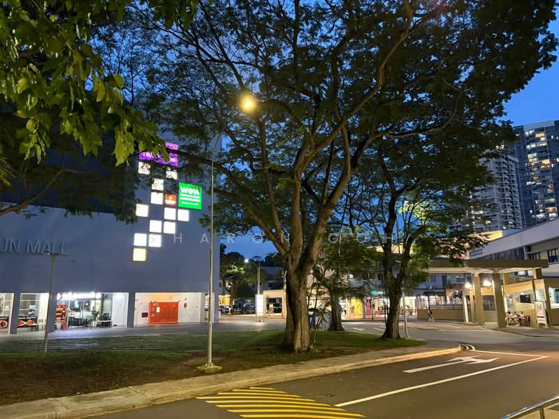 725 Ang Mo Kio Avenue 6, 725 Ang Mo Kio Avenue 6, 3 Bedrooms, 1,281 sqft, HDB Flat For Sale, by Sharon Goh, 500132905 - Shops - PropertyGuru.com.sg