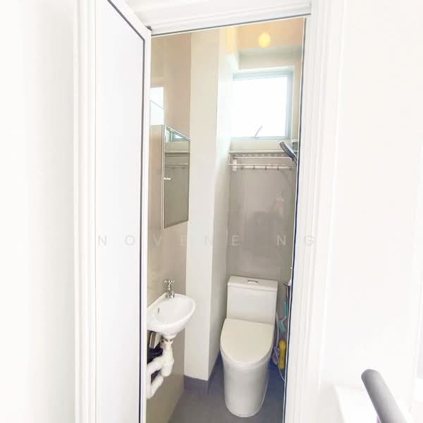 Springdale Condo, 53 Hindhede Walk, 2 Bedrooms, 925 sqft, Condominium For Sale, by Novene Ng, 500132909 - Bathroom - PropertyGuru.com.sg