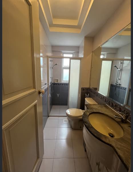 Royal Palm Mansions, 330 Pasir Panjang Road, 4 Bedrooms, 1,227 sqft, Condominium For Rent, by Ray Lim, 500132920 - Bathroom - PropertyGuru.com.sg