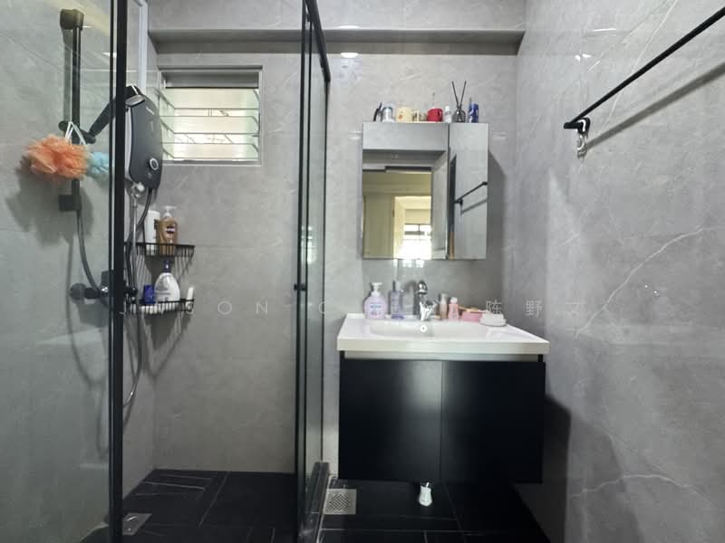 330A Anchorvale Street, 330A Anchorvale Street, 3 Bedrooms, 1,206 sqft, HDB Flat For Sale, by Jason Chen 陈野文, 500132924 - Bathroom - PropertyGuru.com.sg