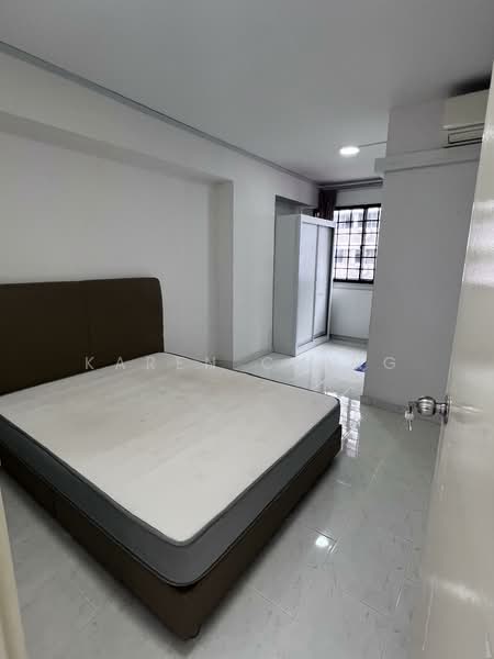 557 Hougang Street 51, 557 Hougang Street 51, 3 Bedrooms, 1,108 sqft, HDB Flat For Rent, by Karen Ching, 500132929 - Spacious Master Bedroom - PropertyGuru.com.sg