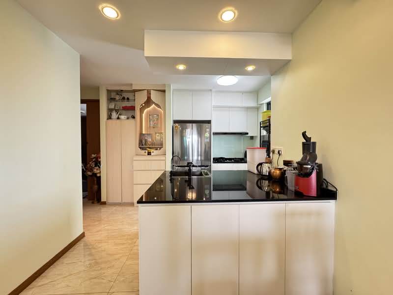 Kingsford Waterbay, 74 Upper Serangoon View, 3 Bedrooms, 893 sqft, Condominium For Sale, by Jay Choong 钟志杰, 500132944 - Kitchen - PropertyGuru.com.sg