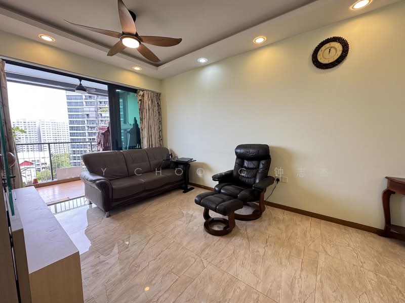 Kingsford Waterbay, 74 Upper Serangoon View, 3 Bedrooms, 893 sqft, Condominium For Sale, by Jay Choong 钟志杰, 500132944 - Living Room - PropertyGuru.com.sg