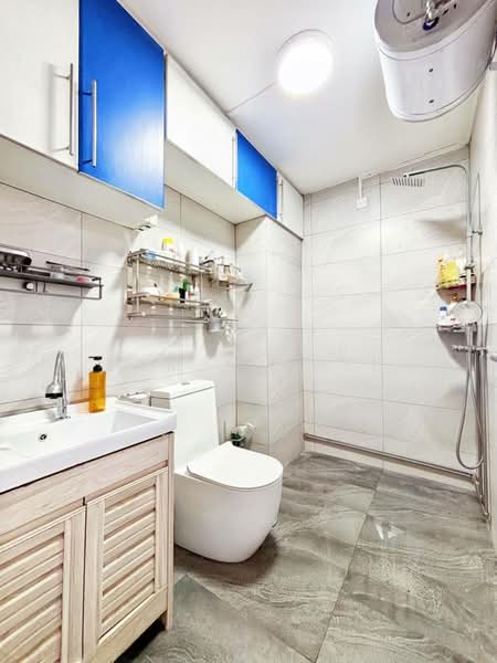 469 Segar Road, 469 Segar Road, 3 Bedrooms, 1,184 sqft, HDB Flat For Sale, by Lam Min Yi, 500132945 - Bathroom - PropertyGuru.com.sg