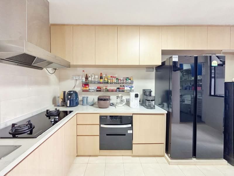 469 Segar Road, 469 Segar Road, 3 Bedrooms, 1,184 sqft, HDB Flat For Sale, by Lam Min Yi, 500132945 - Kitchen - PropertyGuru.com.sg