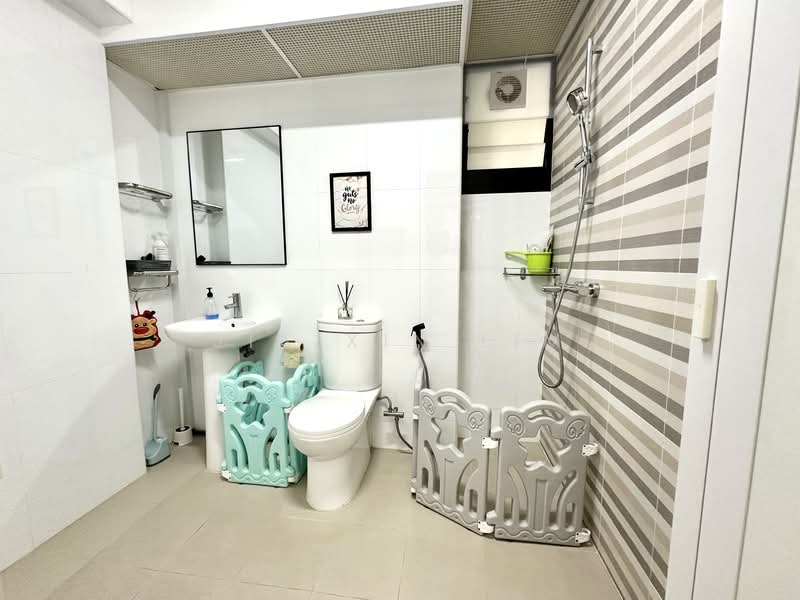 415B Northshore Drive, 415B Northshore Drive, 3 Bedrooms, 1,205 sqft, HDB Flat For Sale, by Jia Xin Lim, 500132949 - Bathroom - PropertyGuru.com.sg